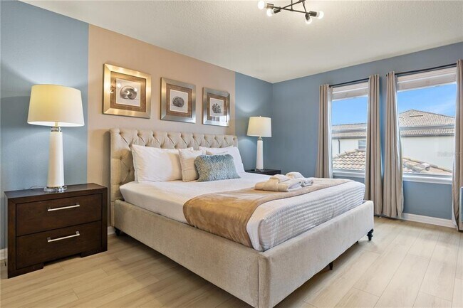 Building Photo - 1905 Majorca Dr