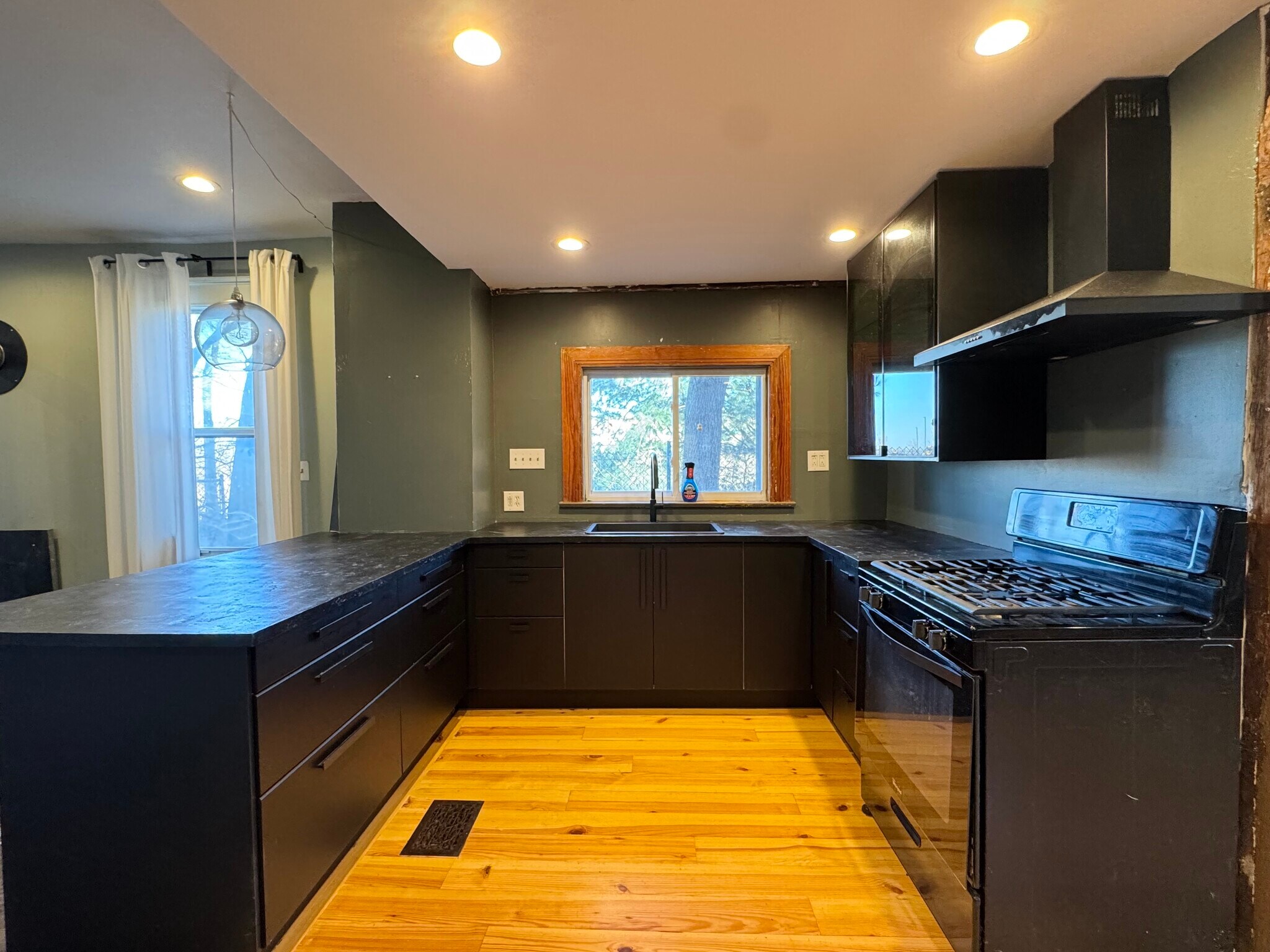 Building Photo - 1539 Madison Ave