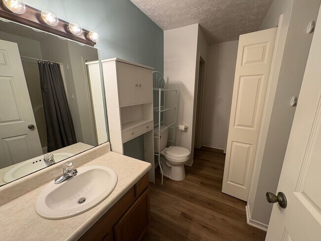 Building Photo - The Colonies 2BR+Office, 1Car Garage – West Knoxville