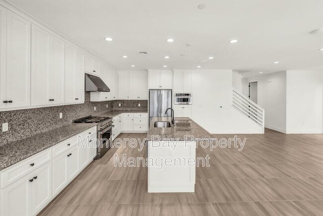 Building Photo - 111 Sea Shell Ave