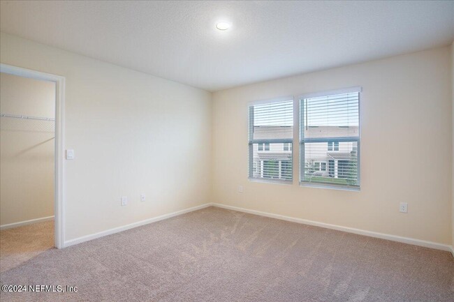 Building Photo - 572 Coastline Wy