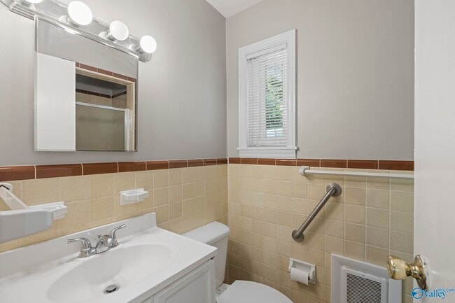Building Photo - 1508 Owens Dr SE