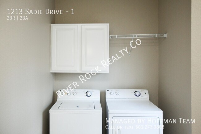 Building Photo - 1213 Sadie Dr