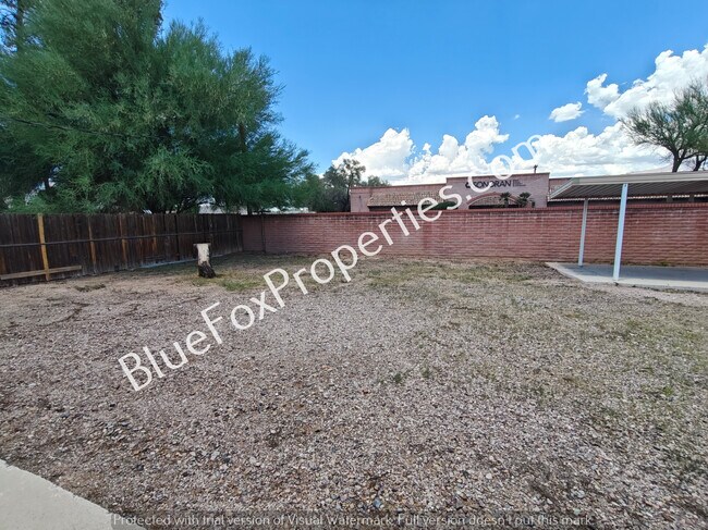 Building Photo - 1905 E Lind Rd
