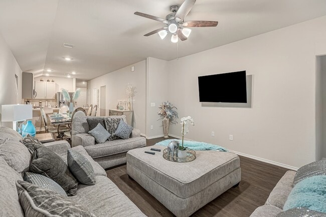 Building Photo - 9921 Spg Crk Rd