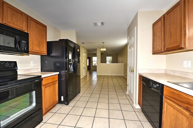 Building Photo - GREAT LOCATION: 1604 & SHAENFIELD | 3 BEDS | 2 BATHS | MOVE IN READY