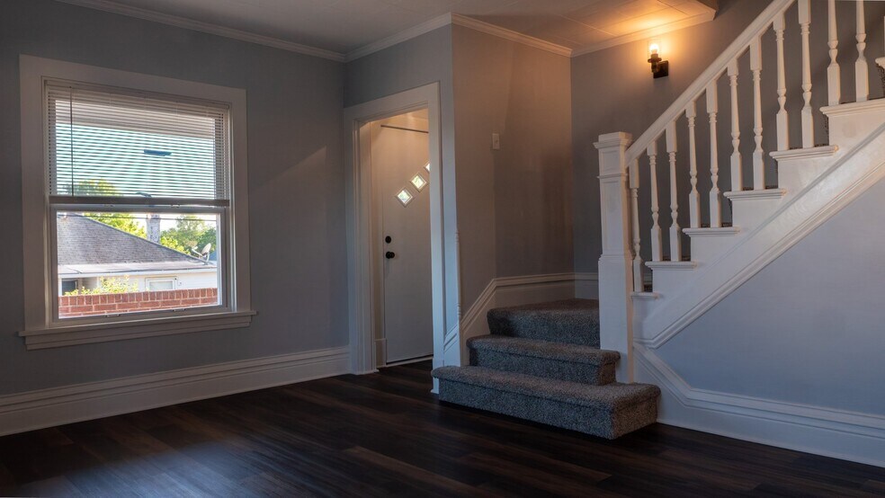 Building Photo - 26 Fairgarden St