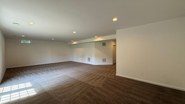 Building Photo - Spacious House in Mays Quarter