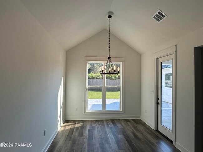 Building Photo - 304 San Sebastian Dr