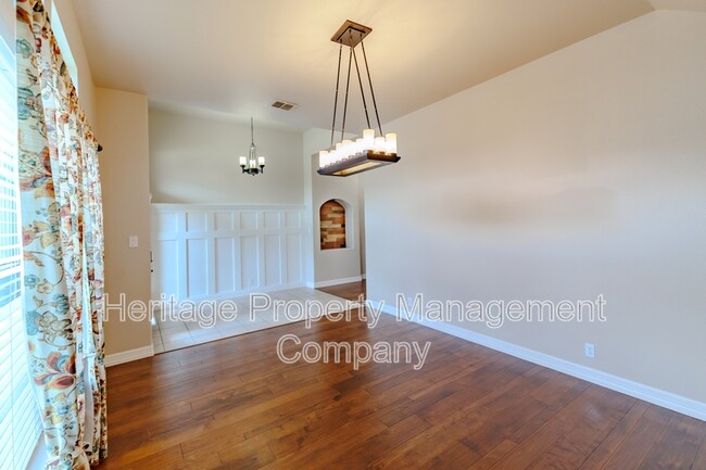 Building Photo - 26923 Trinity Heights
