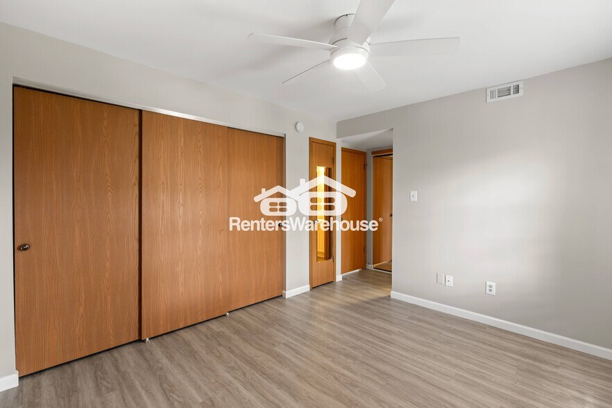 Building Photo - 708 Ridgeside Dr