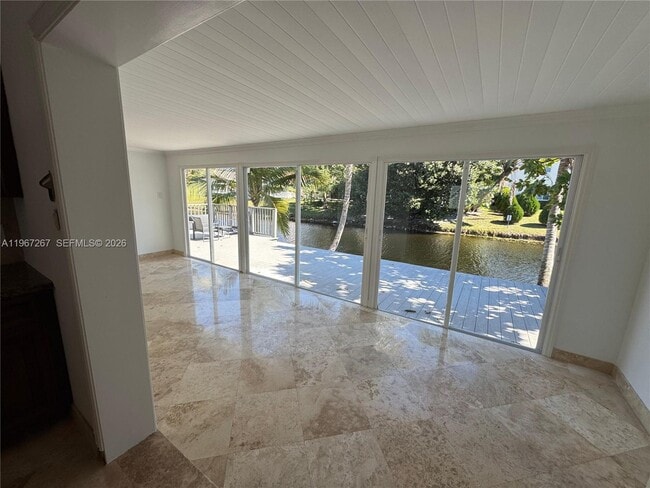 Building Photo - 332 NW 47th Ave