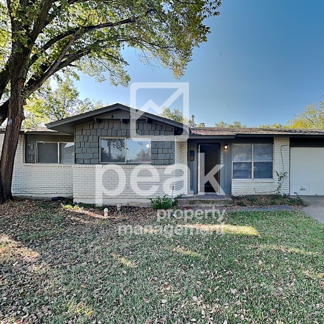 Building Photo - $1699! 3Bed/1 1/2 Bath Home for rent in Ar...