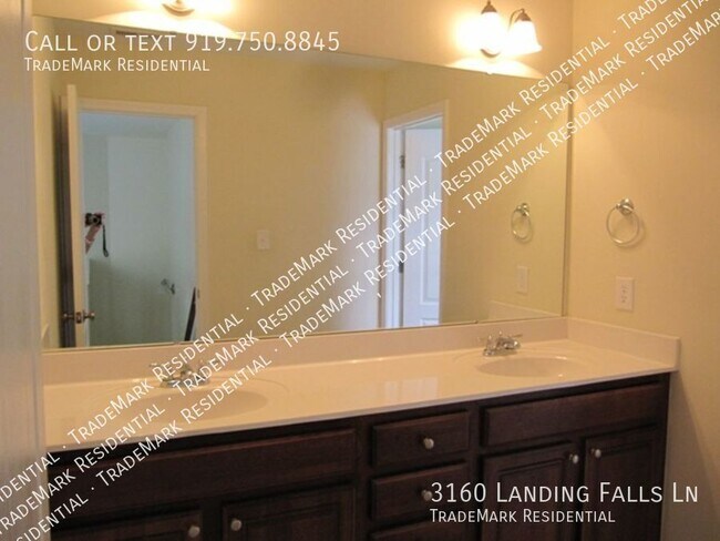Building Photo - 3160 Landing Falls Ln