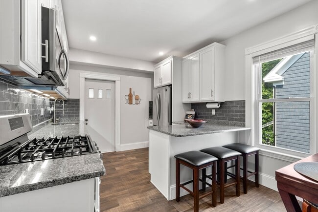 Building Photo - 103 Belgrade Ave