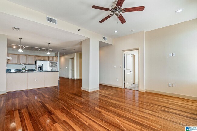 Building Photo - 2024 2nd Ave N