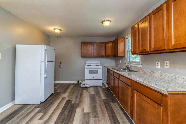 Building Photo - 2139 W Gilbert Ln