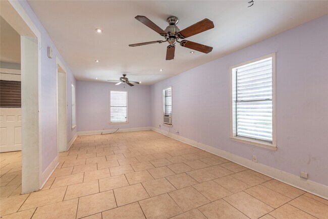 Building Photo - 1816 20th St