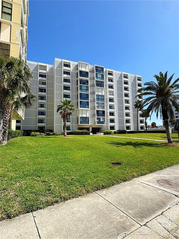 Building Photo - 851 Bayway Blvd