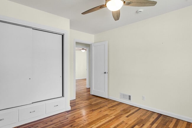 Building Photo - 3-Bed 2-Bath Home with Detached Studio Apartment!