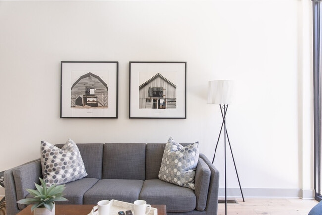 Building Photo - 315 NE Burwood Mews