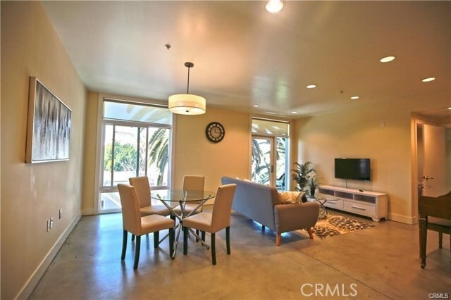 Building Photo - 133 S Los Robles Ave