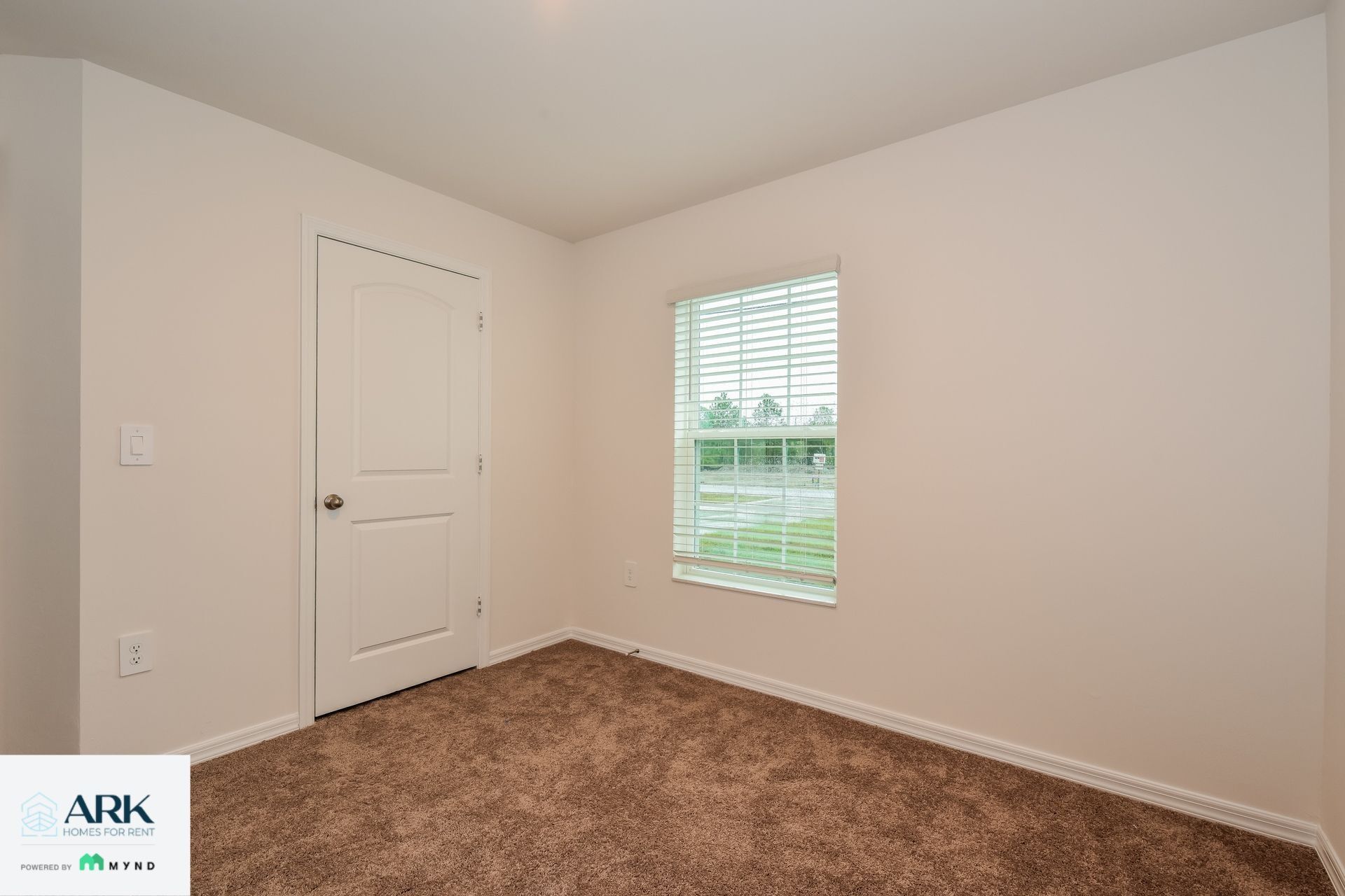 Building Photo - 883 Youngreen Dr