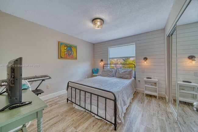 Building Photo - 4600 SW 67th Ave