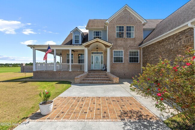 Primary Photo - 112 Cherry Grove Dr