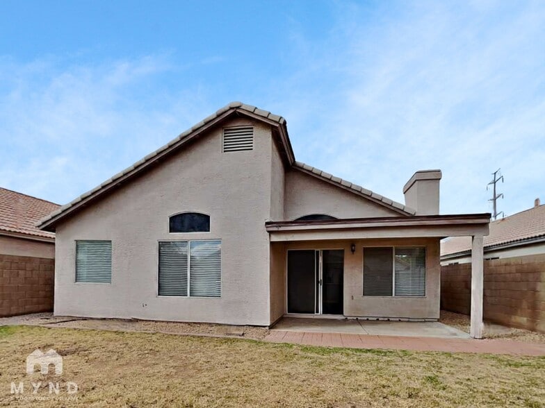 Building Photo - 1045 W Todd Dr