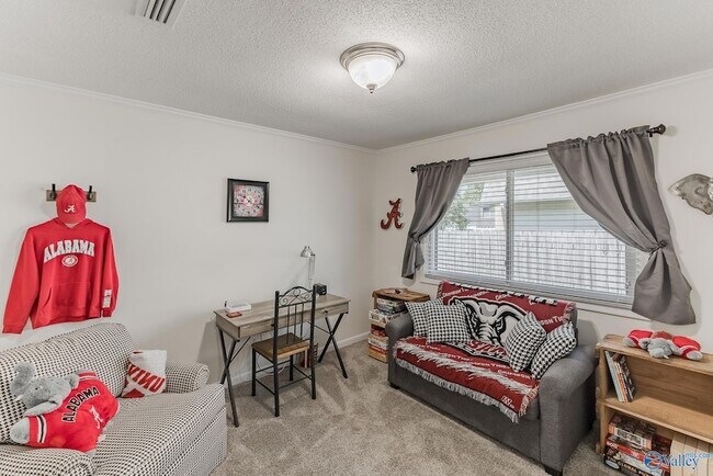 Building Photo - 1907 Waxleaf Green SE