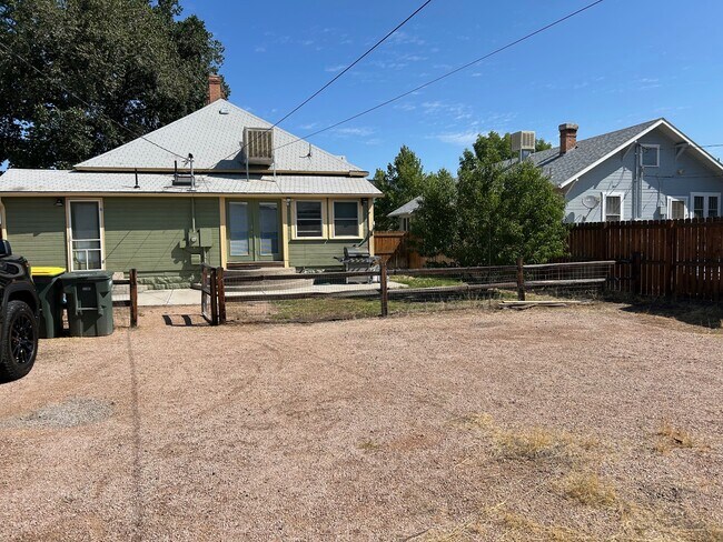 Building Photo - 927 Chipeta Ave