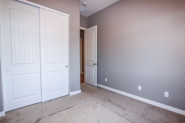 Building Photo - MOVE IN SPECIAL - Three Bedroom Granville Home