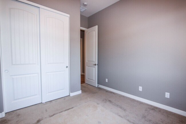 Building Photo - Three Bedroom Granville Home