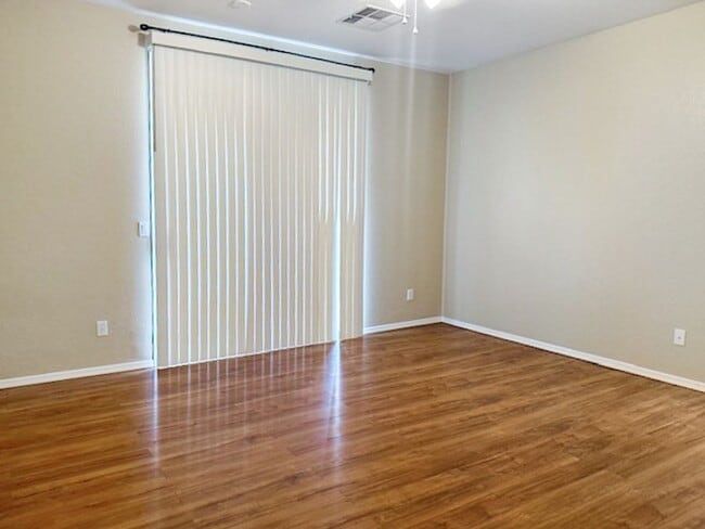 Building Photo - Enjoy the Incredible Estrella Mountain Ranch amenities!