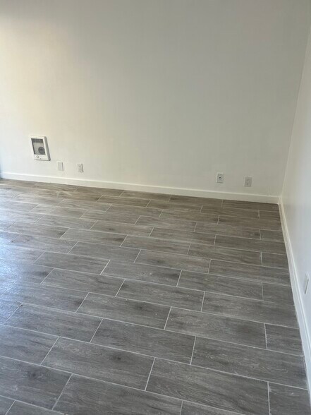 Building Photo - 244 Melrose Dr