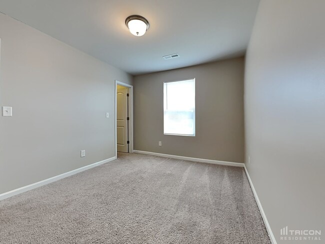 Building Photo - 423 Oakleigh Ln