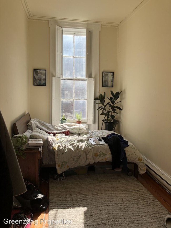 Building Photo - 735 Spruce St