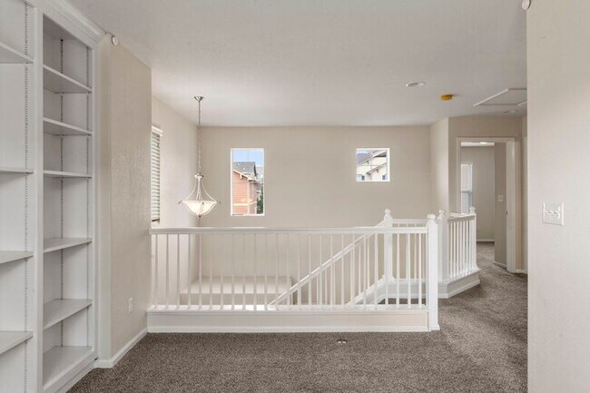 Building Photo - 815 Fire Rock Pl