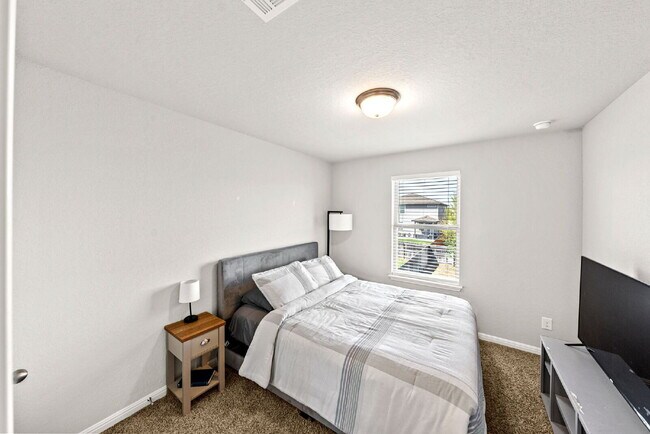 Building Photo - Room to Gather, Relax, and Enjoy Everyday Living