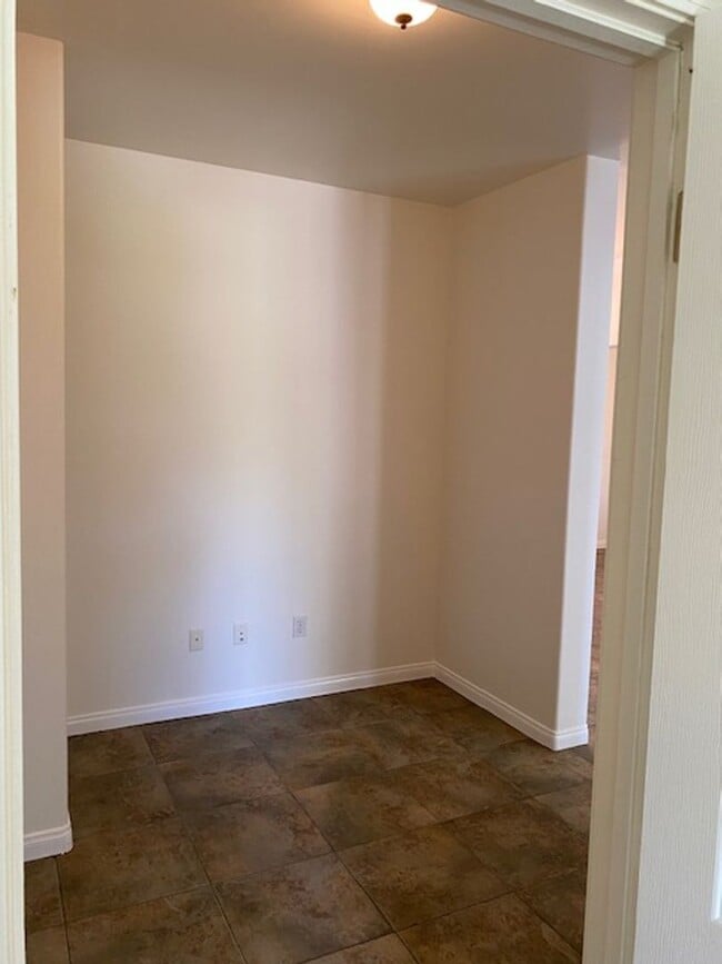 Building Photo - Gorgeous 4 Bedroom 2 Bath Home W/Pool!