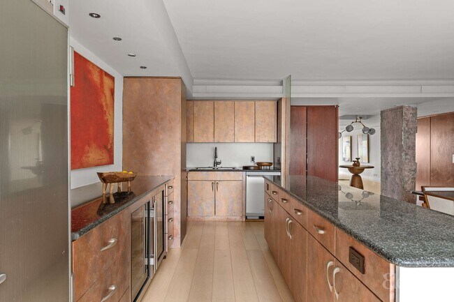 Building Photo - 118 E 60th St