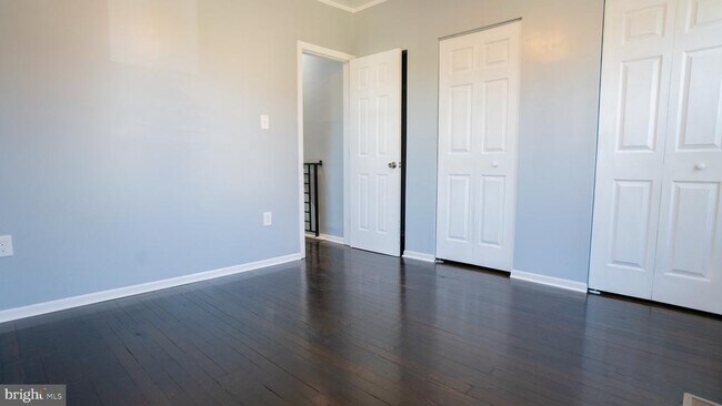 Building Photo - 113 Elm Ave