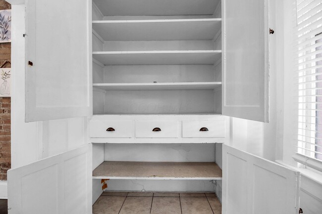 Building Photo - 174 Reinhard Ave