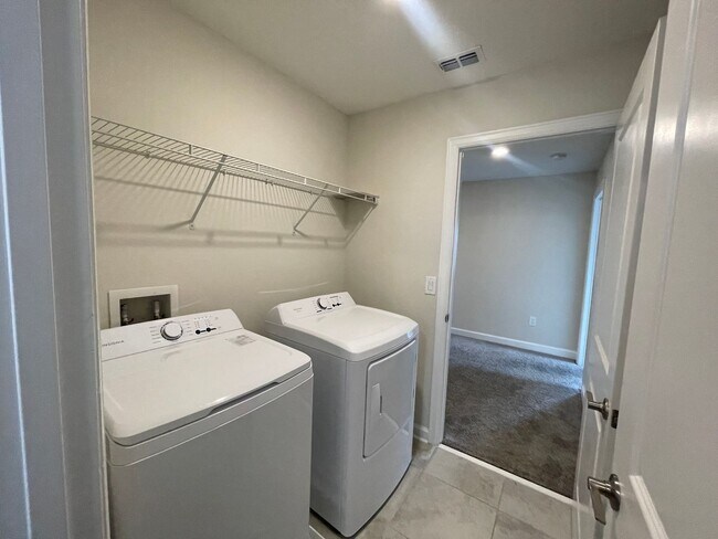 Building Photo - 10881 Longleaf Woods Dr