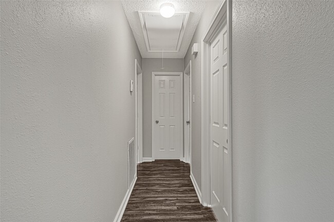 Building Photo - 1803 Flamingo Dr