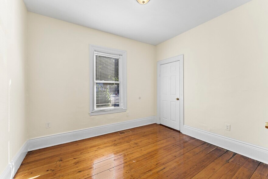 Building Photo - 53 Brookside Ave