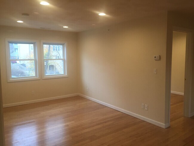 Building Photo - 638 Haverhill St