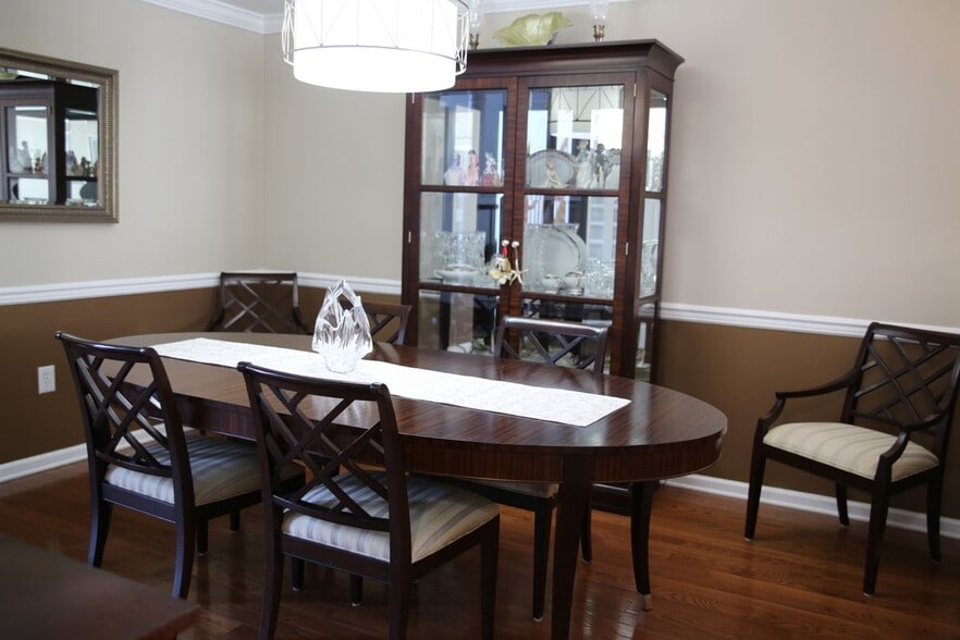 Building Photo - 18 Rosewood Ct