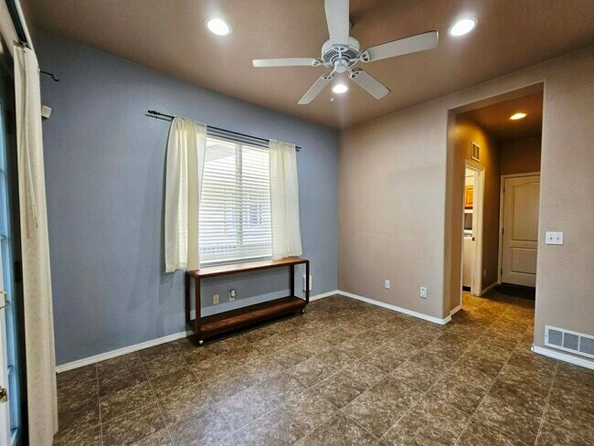 Building Photo - 6834 Cool Spring Way